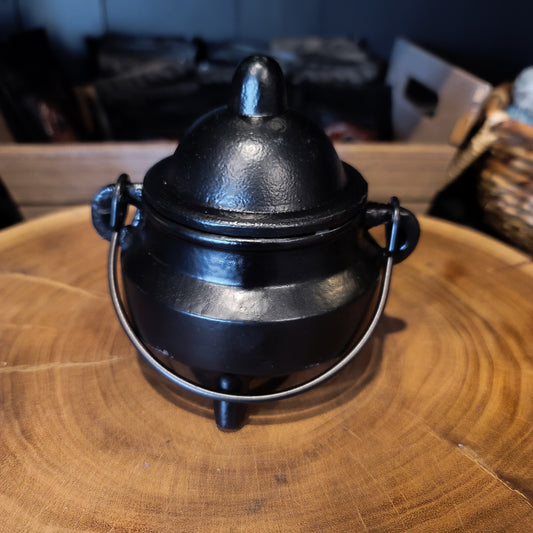 Cauldron - Small, Wide Bottom w/ Lid