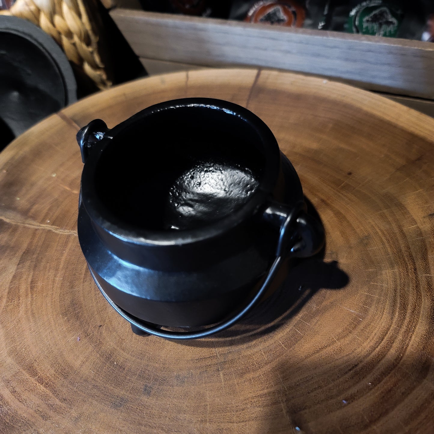 Cauldron - Small, Wide Bottom w/ Lid
