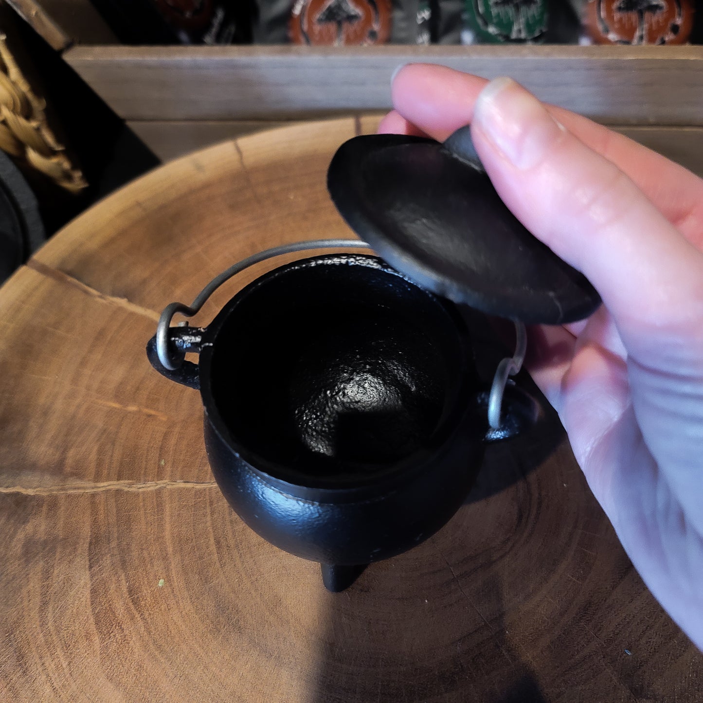 Cauldron - Small w/ Lid