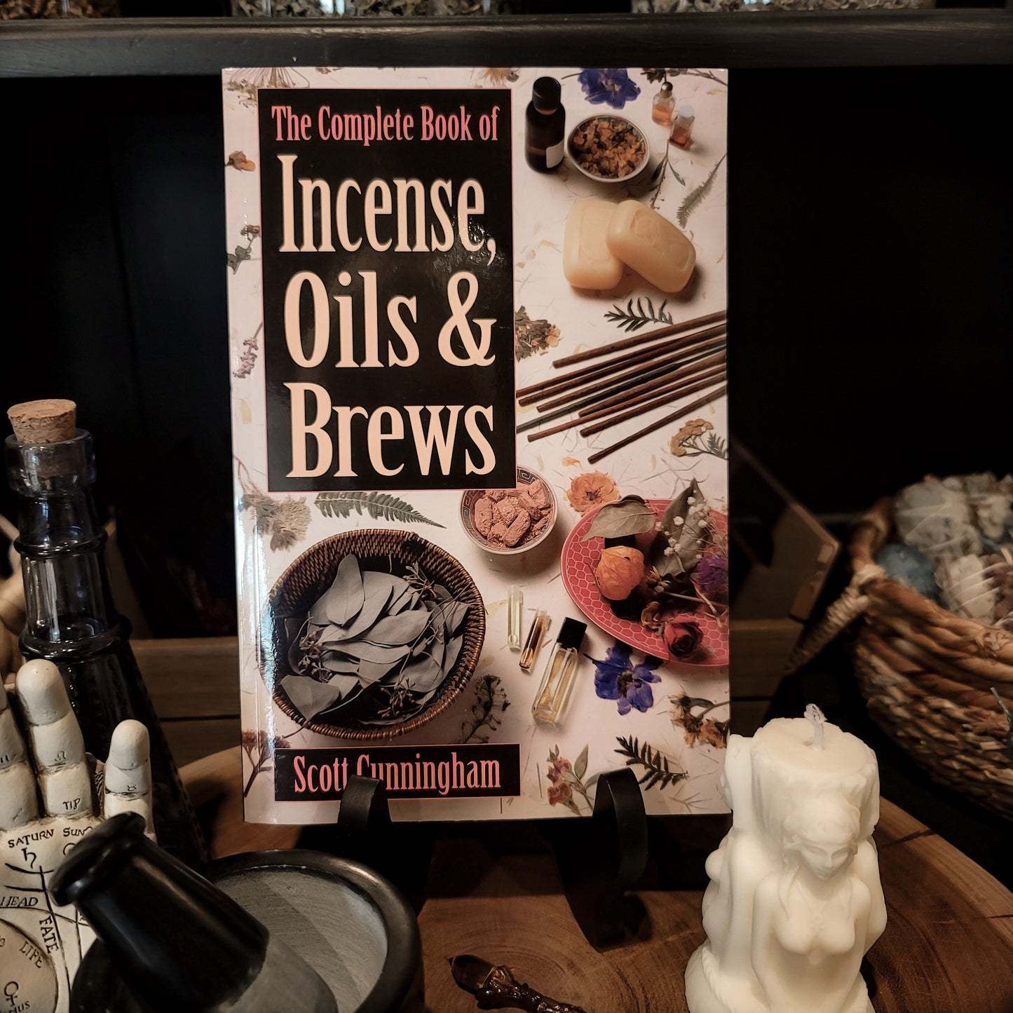 The Complete Book of Incense, Oils & Brews