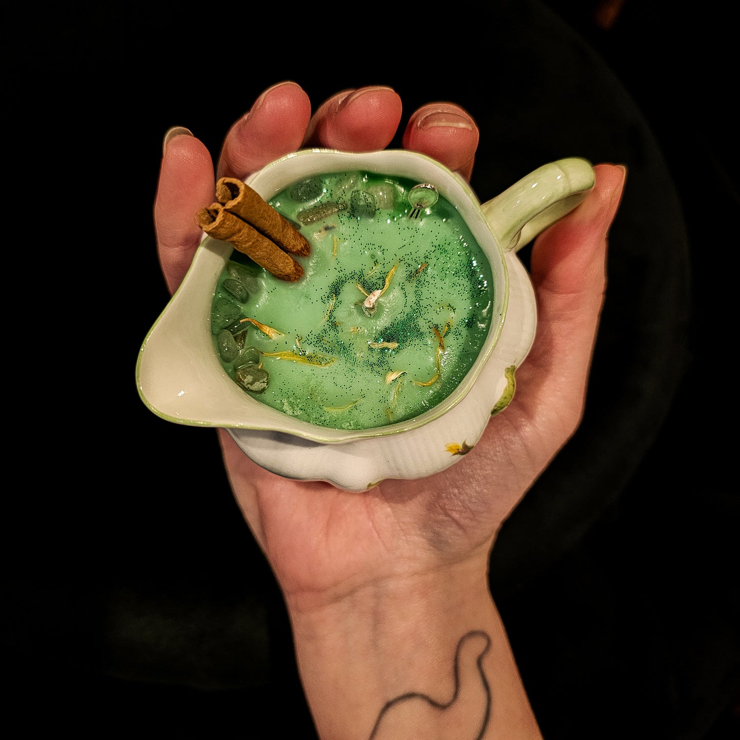 Teacup Candle of Abundance - Oak Moss & Amber